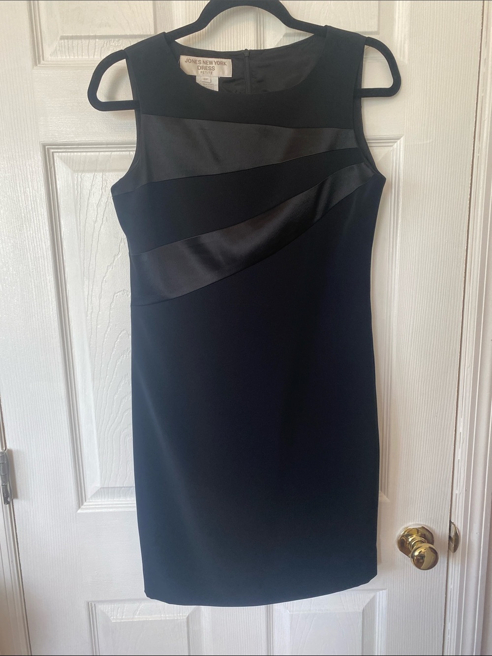 Jones New York Black Sleeveless Sheath Dress with Satin Inset